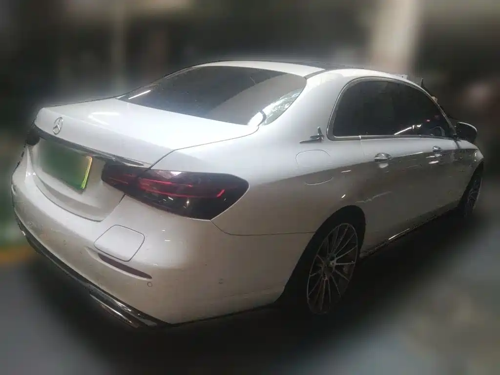 Mercedes-Benz E-Class New Energy 2022 Facelift II E 350 e L Plug-in Hybrid Sedan фото 6