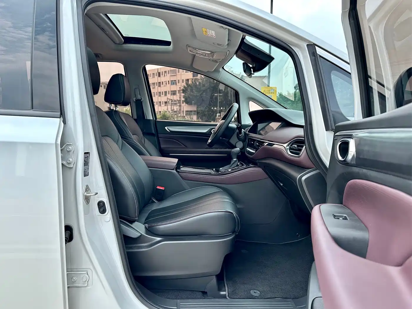 GAC Trumpchi Trumpchi M6 2023 PRO 270T DCT Luxury Edition фото 18