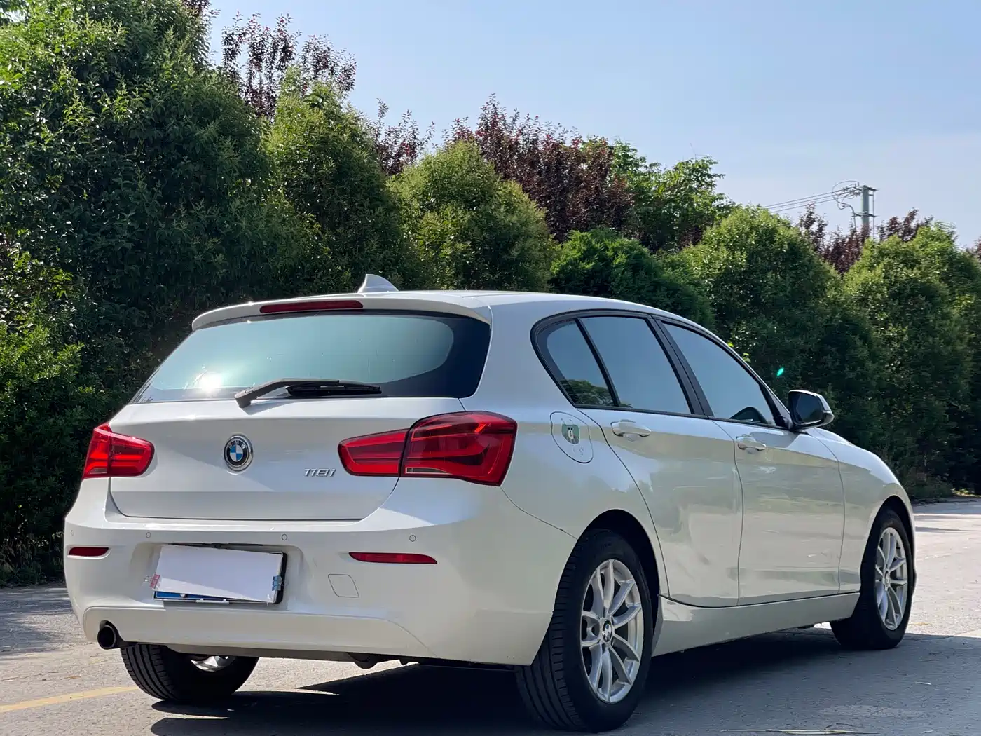 BMW 1 Series (Import) 2018 118i Leading фото 7