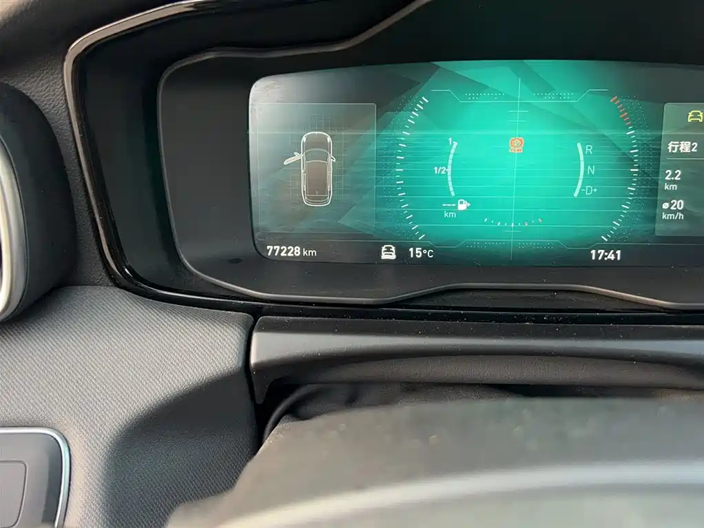 Lynk & Co 01 2019 2.0T AWD Pro Edition China V фото 9