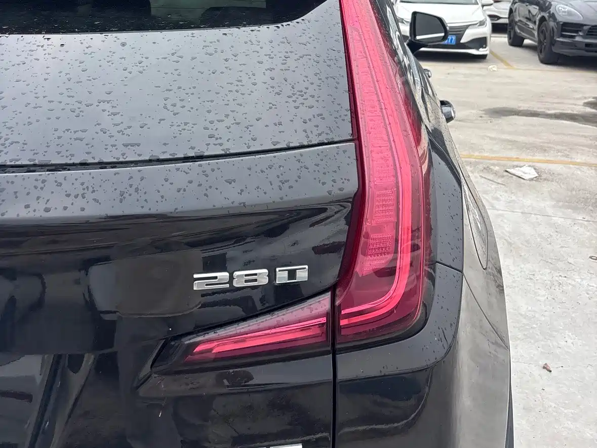 Cadillac XT4 2021 28T FWD Luxury Edition фото 6
