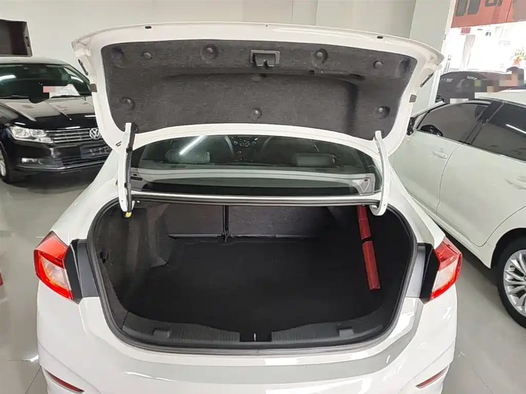 Chevrolet Cruze 2017 1.5L Automatic Stylish фото 19