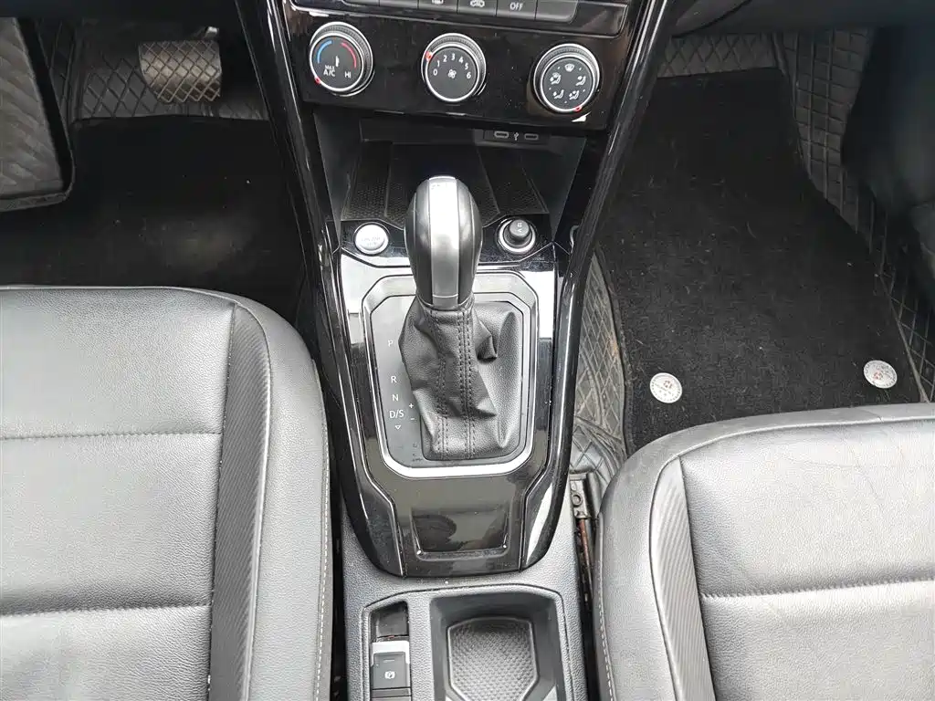 Volkswagen T-ROC 2022 280TSI DSG 2WD Comfort PLUS фото 10