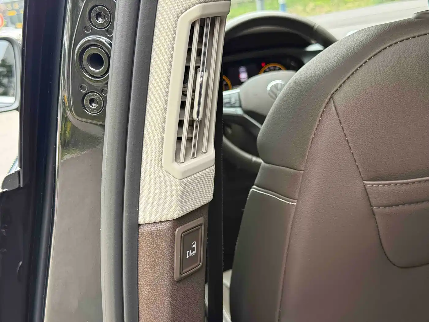 Volkswagen Viloran 2023 330TSI Luxury Edition фото 26