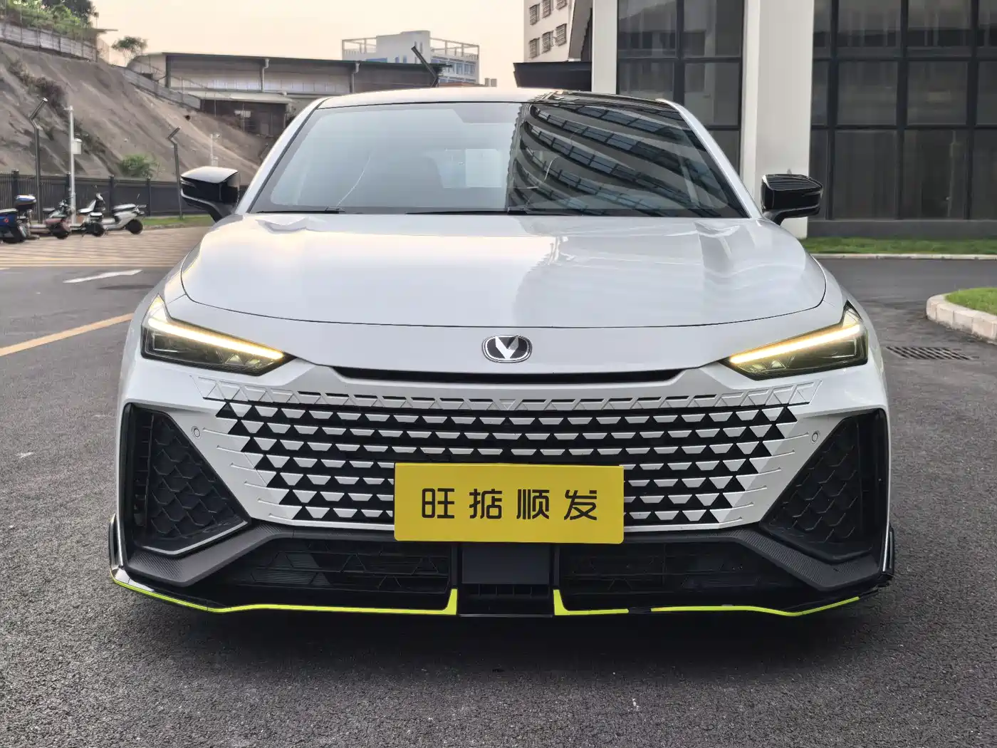 CHANGAN UNI-V