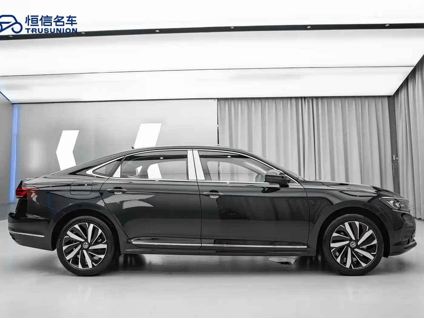 Volkswagen Passat 2026 Outstanding Edition 330TSI Starlight Elite Version фото 7