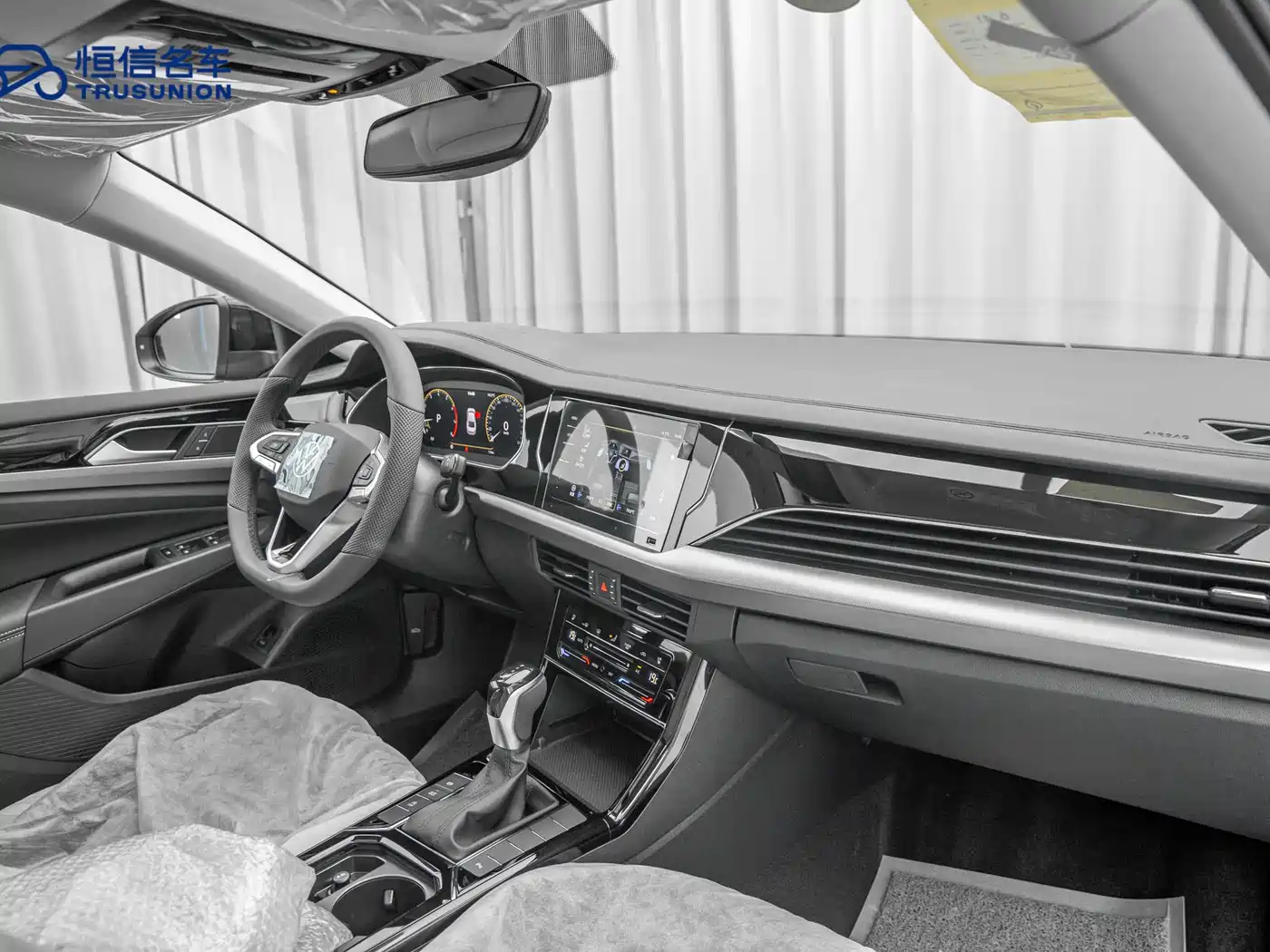 Volkswagen Passat 2026 Outstanding Edition 330TSI Starlight Elite Version фото 13