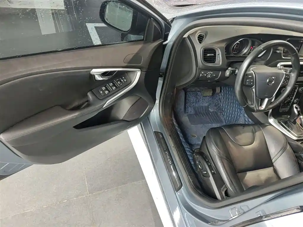 Volvo V40 2019 2019 T3 Momentum