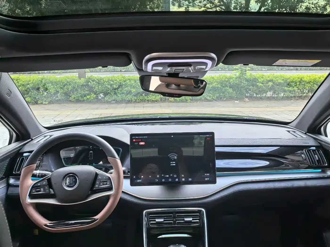 BYD Tang New Energy 2021 DM-i 112KM Honor фото 6