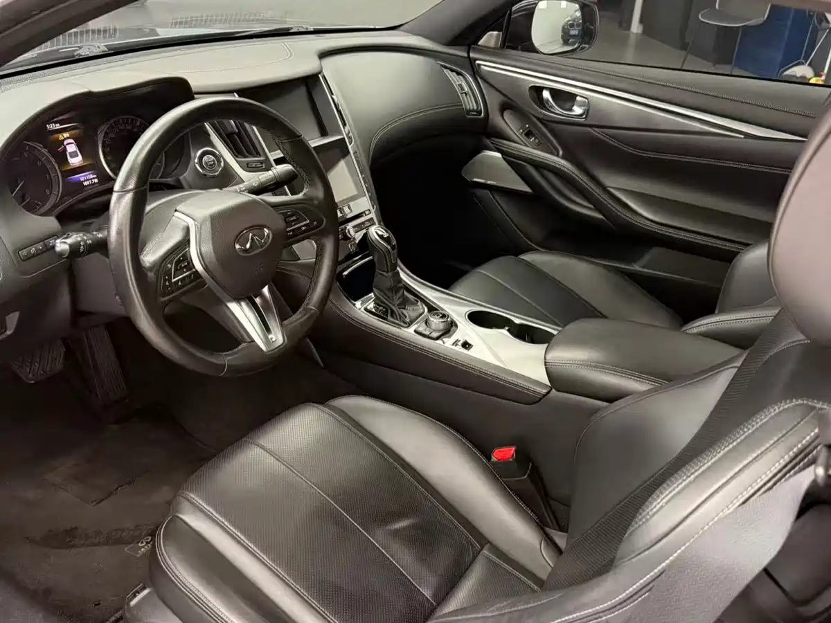 Infiniti Q60 2019 2.0T Luxury Edition фото 8
