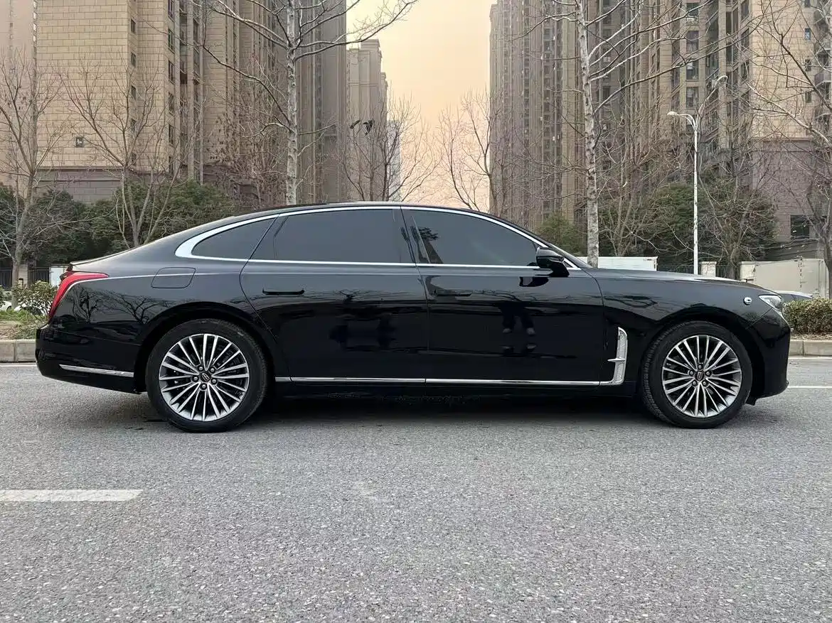 Hongqi H9 2022 2.0T Smart Connect Flag Enjoy Edition фото 4