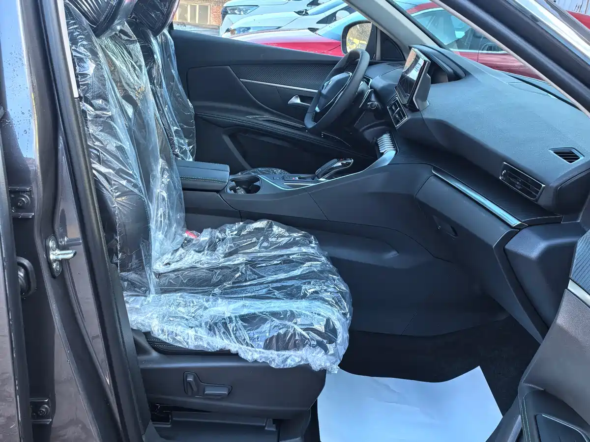 Peugeot 5008 фото 21