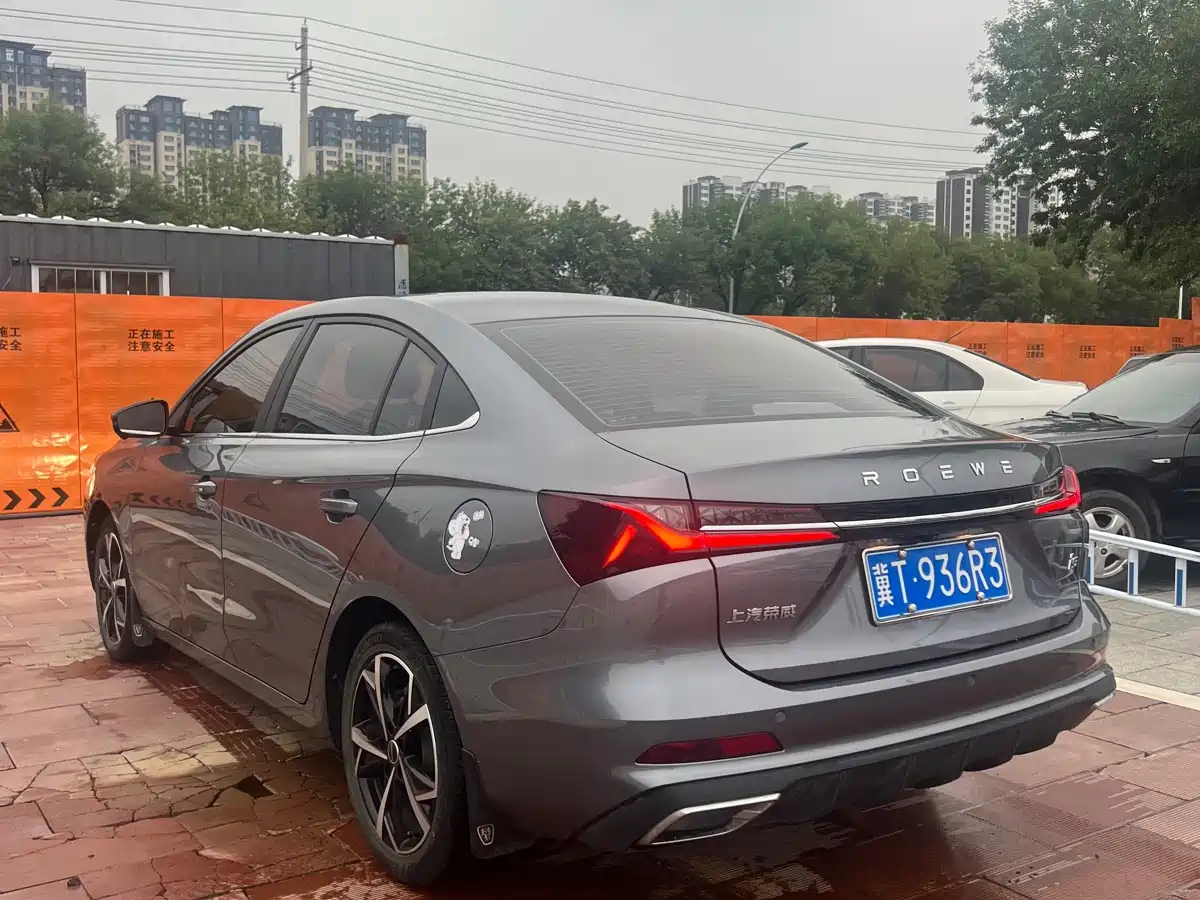 Фото 6 - Roewe i5