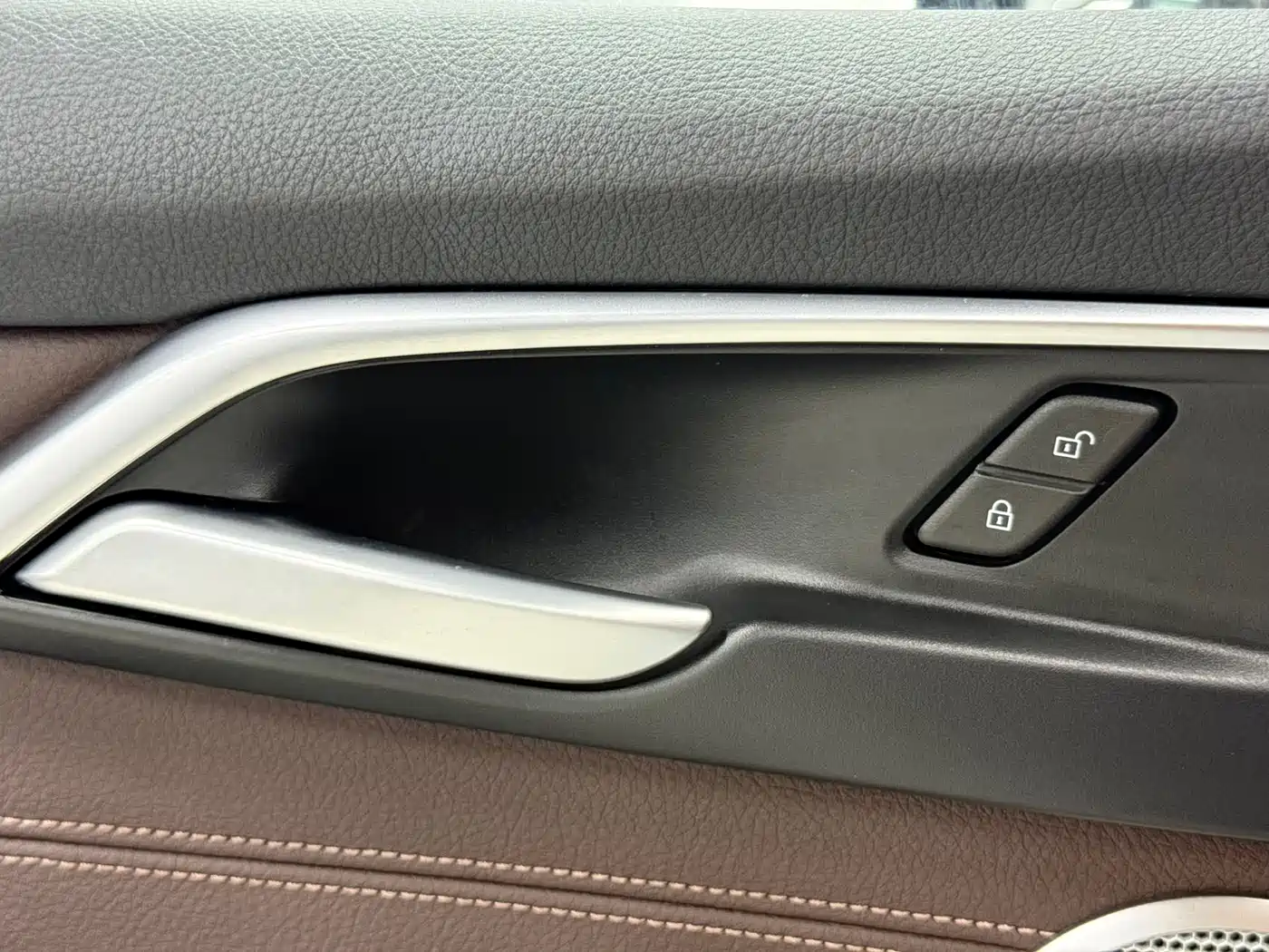 BMW 1 Series 2022 120i M Sport Shadow Edition фото 15