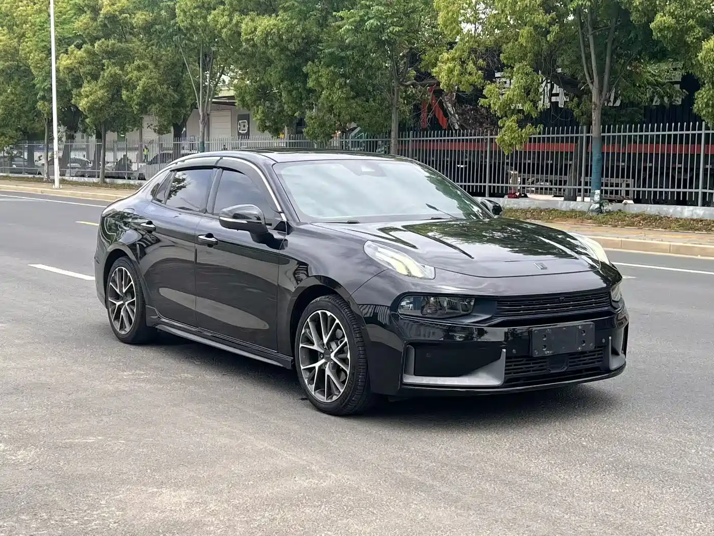 Lynk & Co 03 2018 1.5TD DCT Power Pro Version China V фото 3