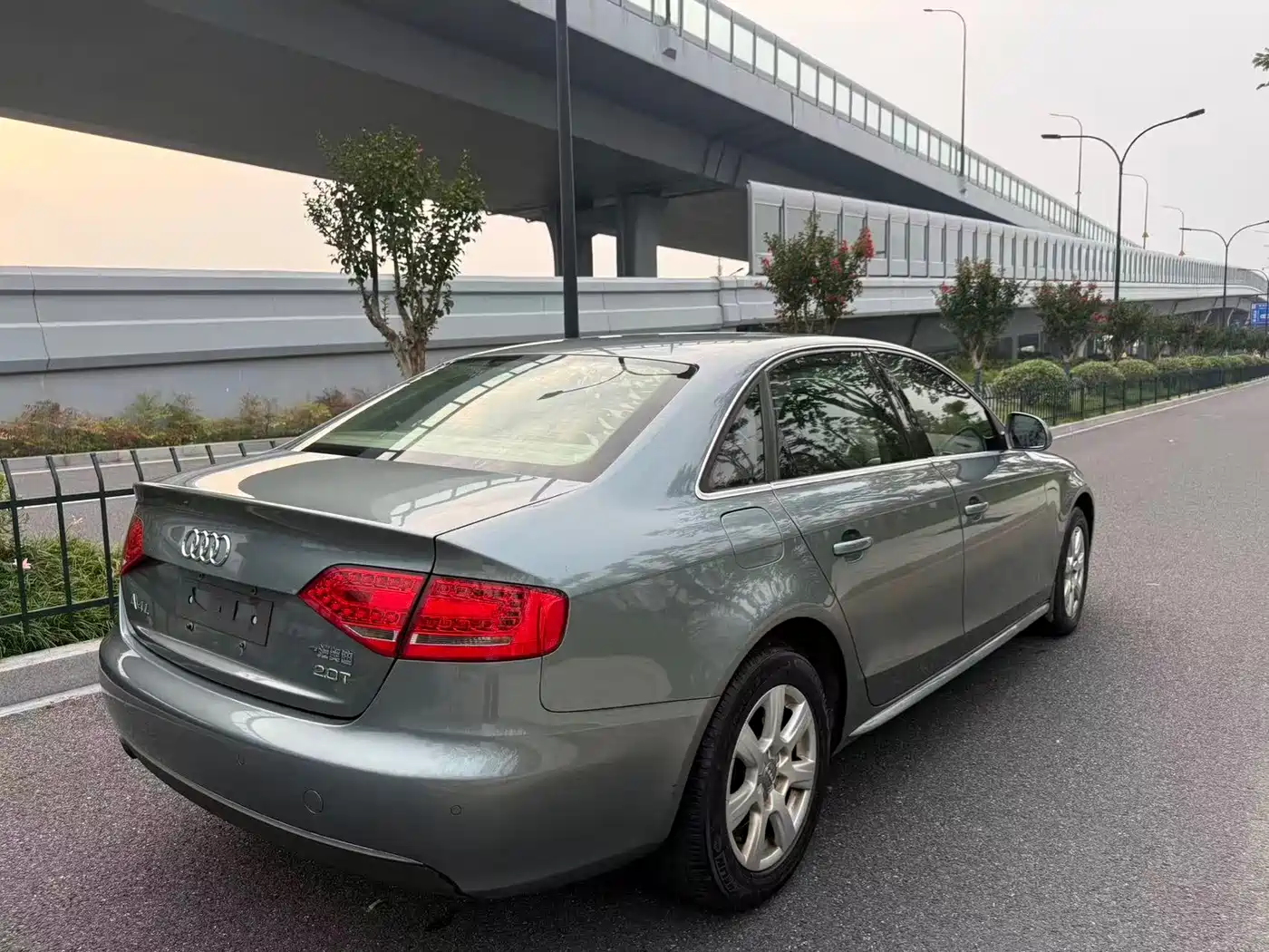 Audi A4L 2011 2012 2.0 TFSI Auto Standard