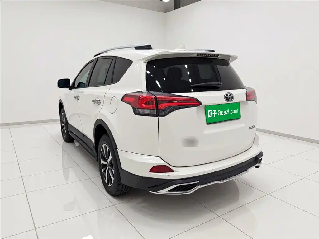 Toyota RAV4 Rongfang 2016 2.0L CVT 2WD Smart (China V) фото 4
