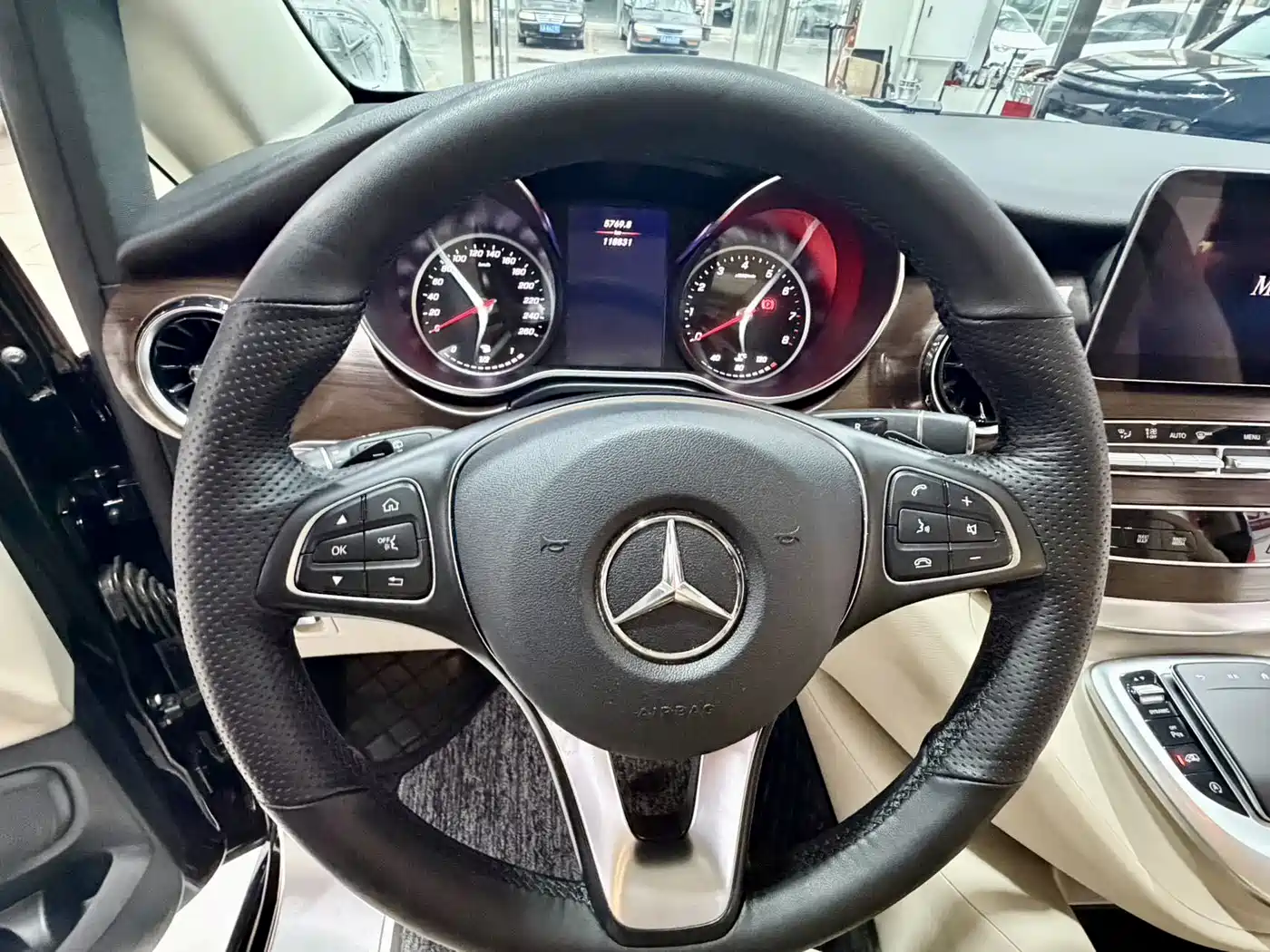 Mercedes-Benz V-Class 2022 V 260 Pilot Edition фото 20