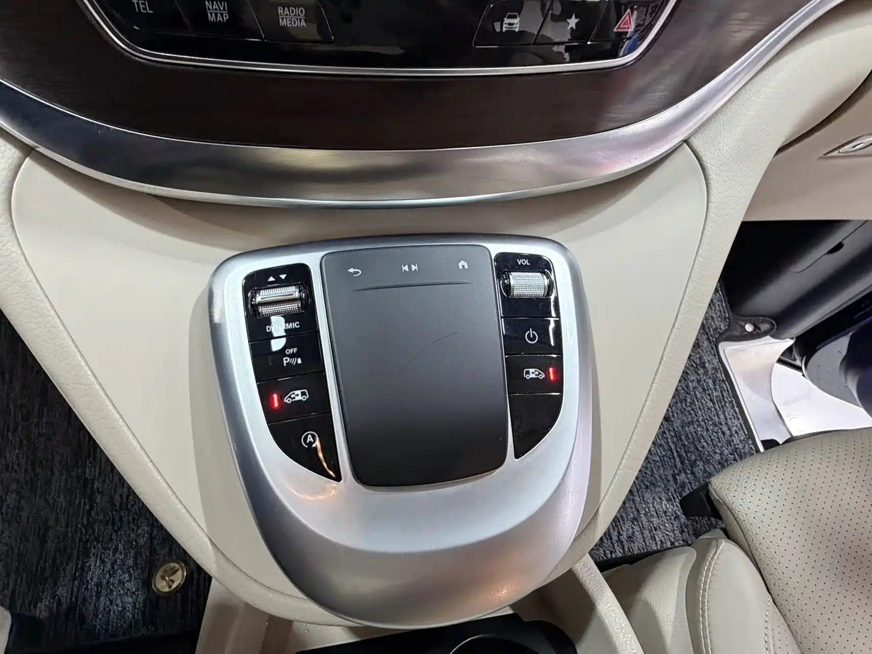 Фото 22 - Mercedes-Benz V-Class