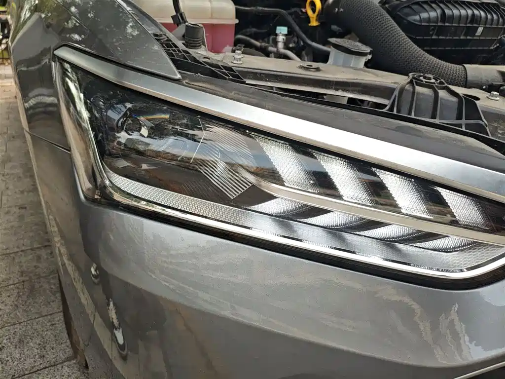 BYD Qin PLUS 2024 Glory Edition DM-i 55KM Leading фото 7