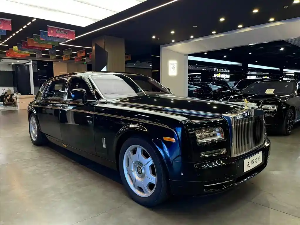 ROLLS-ROYCE PHANTOM