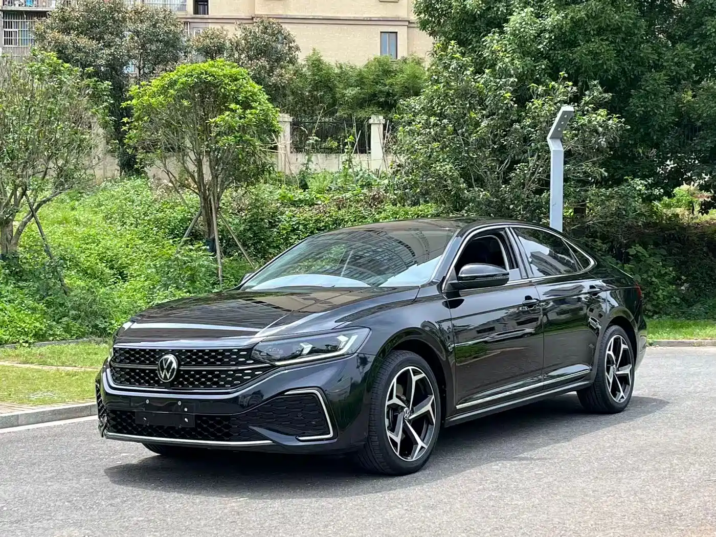 Volkswagen Passat 2023 Facelift 330TSI Starlight Elite Edition