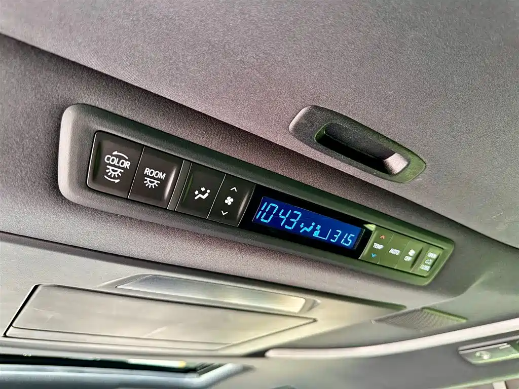 Toyota Vellfire 2019 Hybrid 2.5L HV Premium Edition фото 17