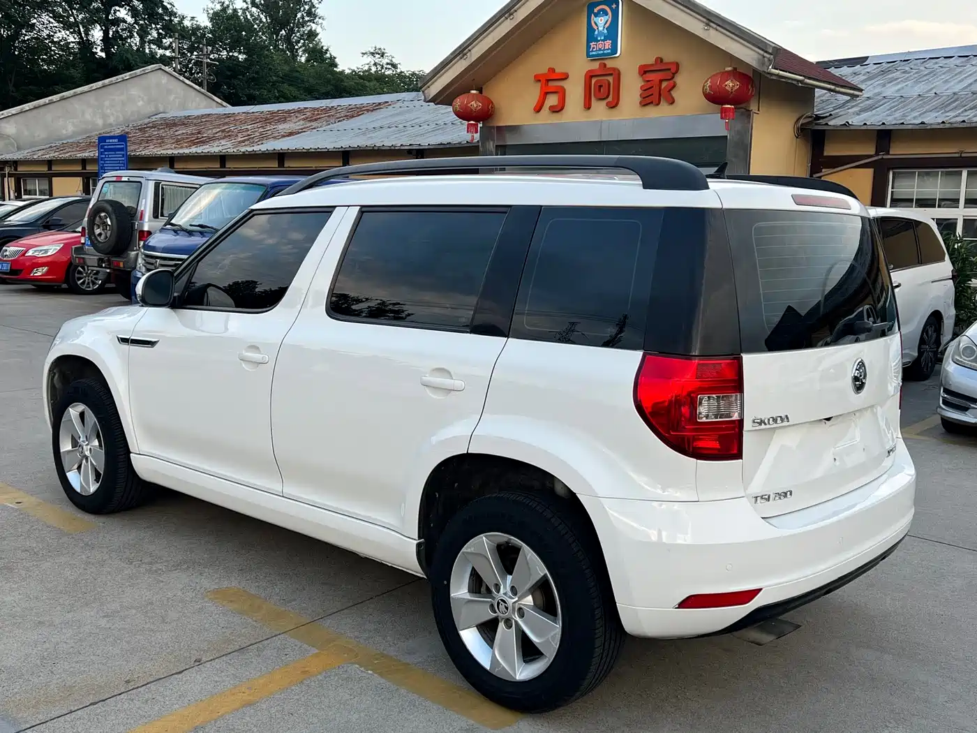 Škoda Yeti 2017 TSI280 DSG Brothers Edition фото 12