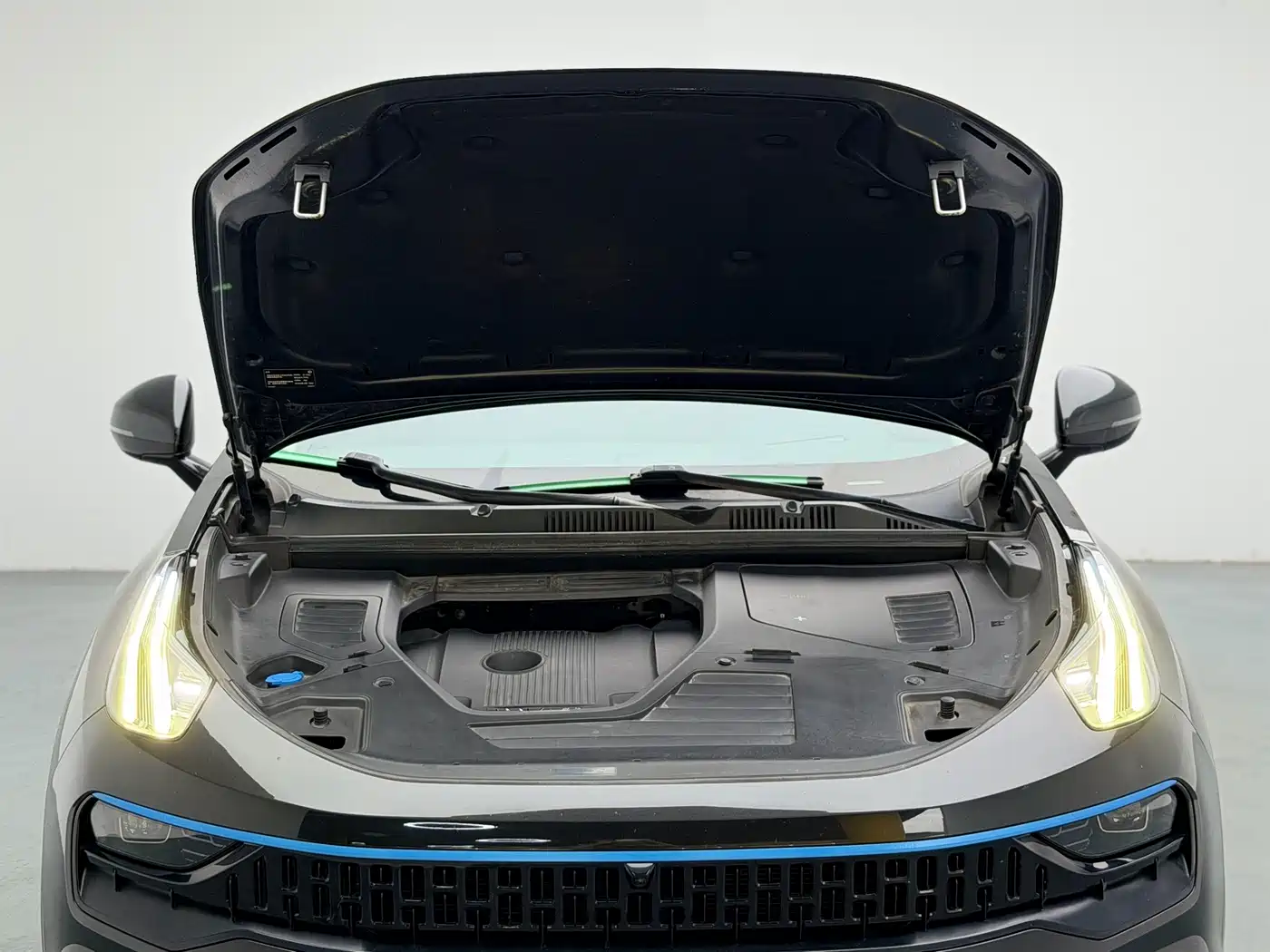 Lynk & Co 05 2022 2022 2.0TD 2WD Shine Halo