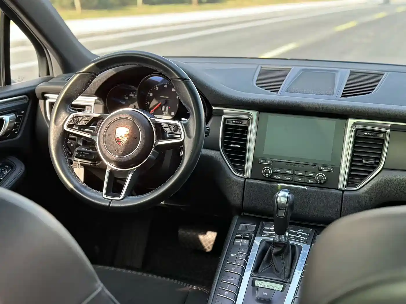 Porsche Macan 2017 Macan 2.0T фото 14