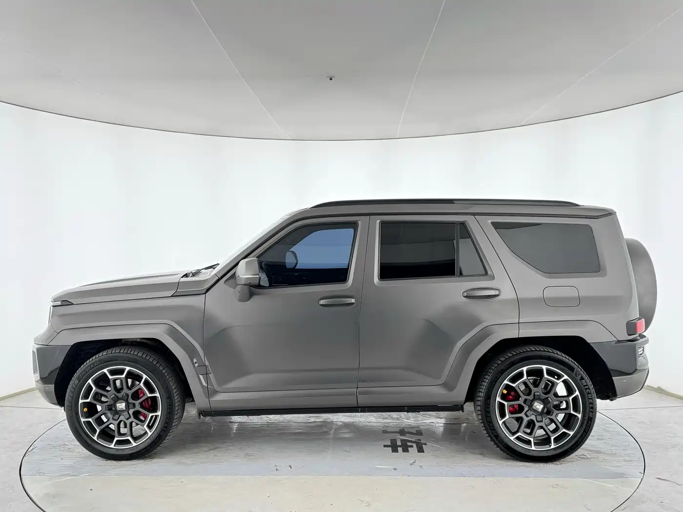 TANK TANK 700 NEW ENERGY