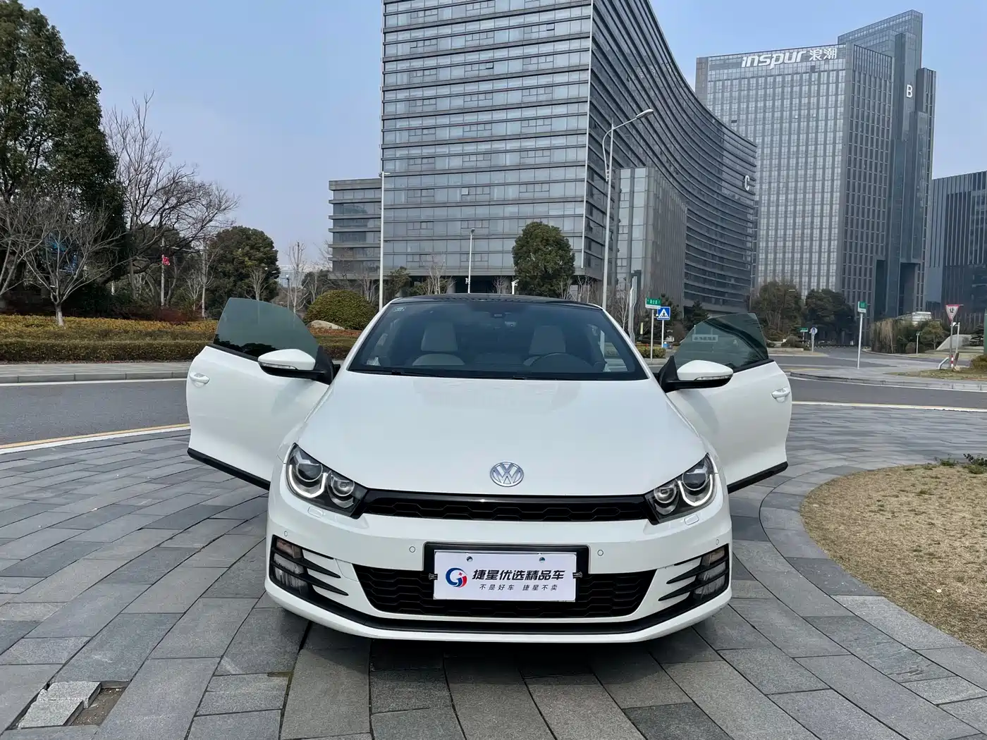 Volkswagen Scirocco 2015 2.0TSI Luxury Edition фото 9