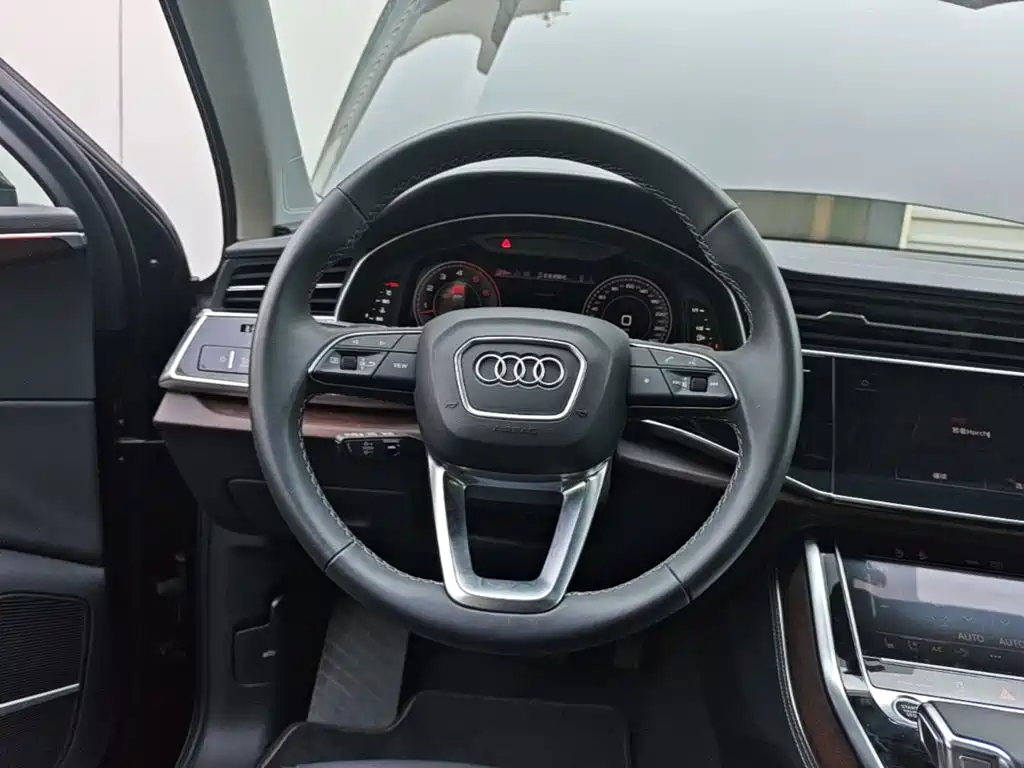 Audi Q7 2025 2025 55 TFSI quattro S line Sport