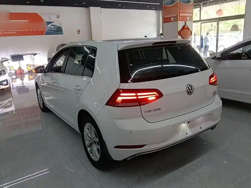Volkswagen Golf 2018 230TSI Automatic Comfort фото 5