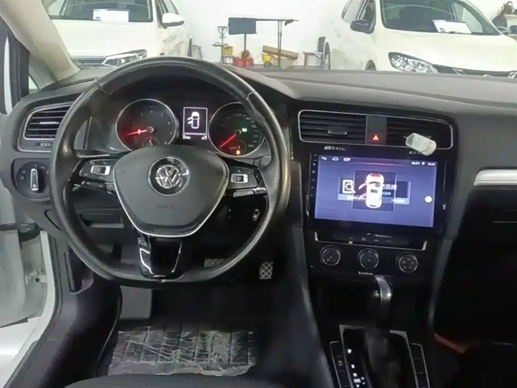 Volkswagen Golf 2018 230TSI Automatic Comfort фото 10