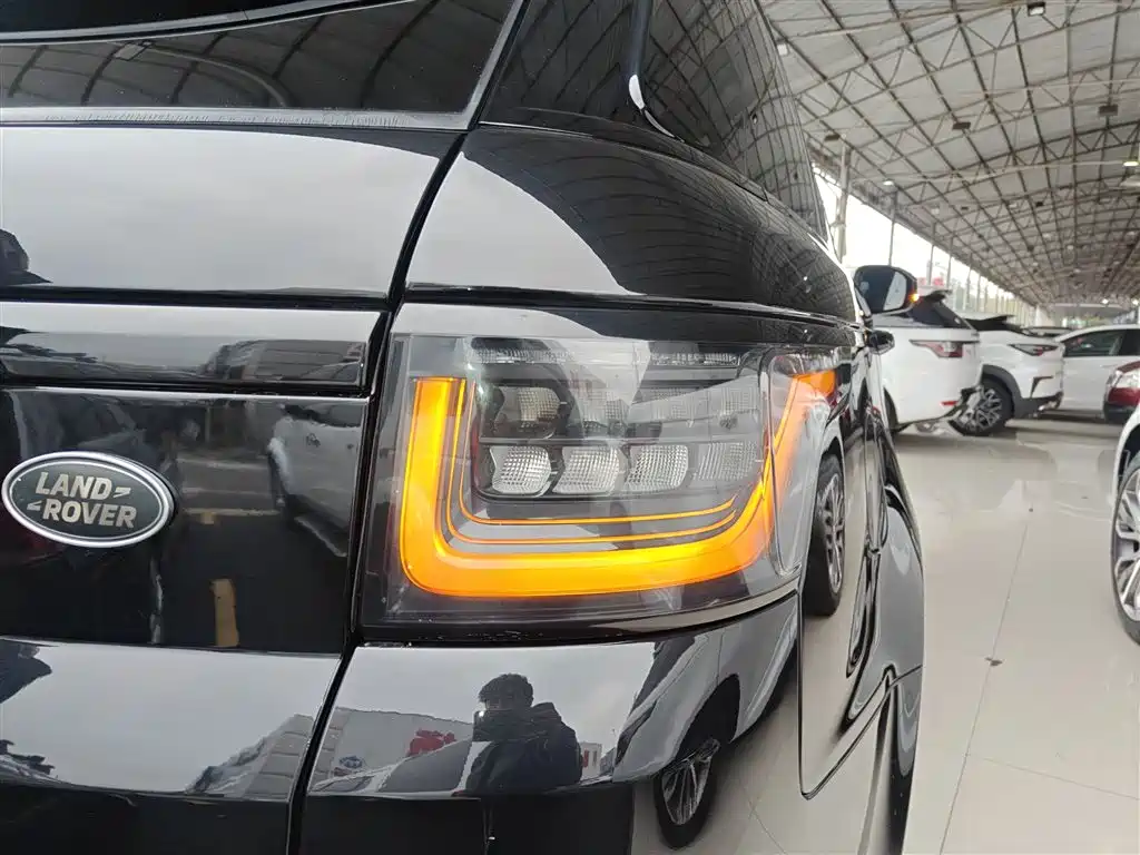 Land Rover Range Rover Sport 2021 3.0 L6 SE фото 8