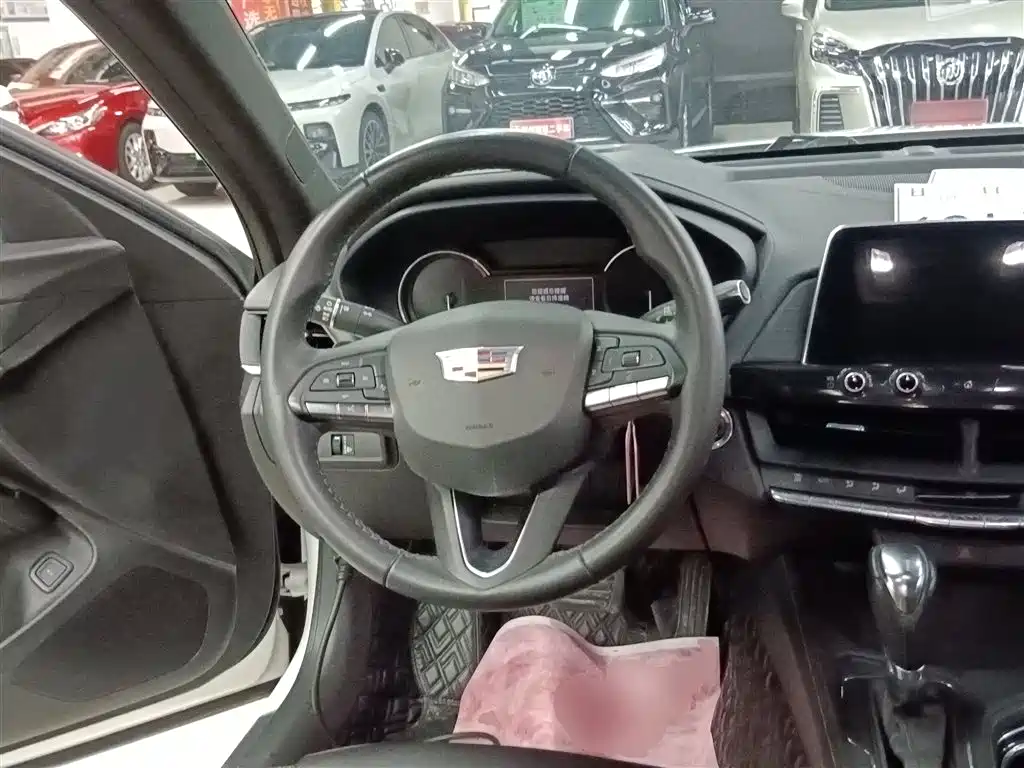 CADILLAC CT4