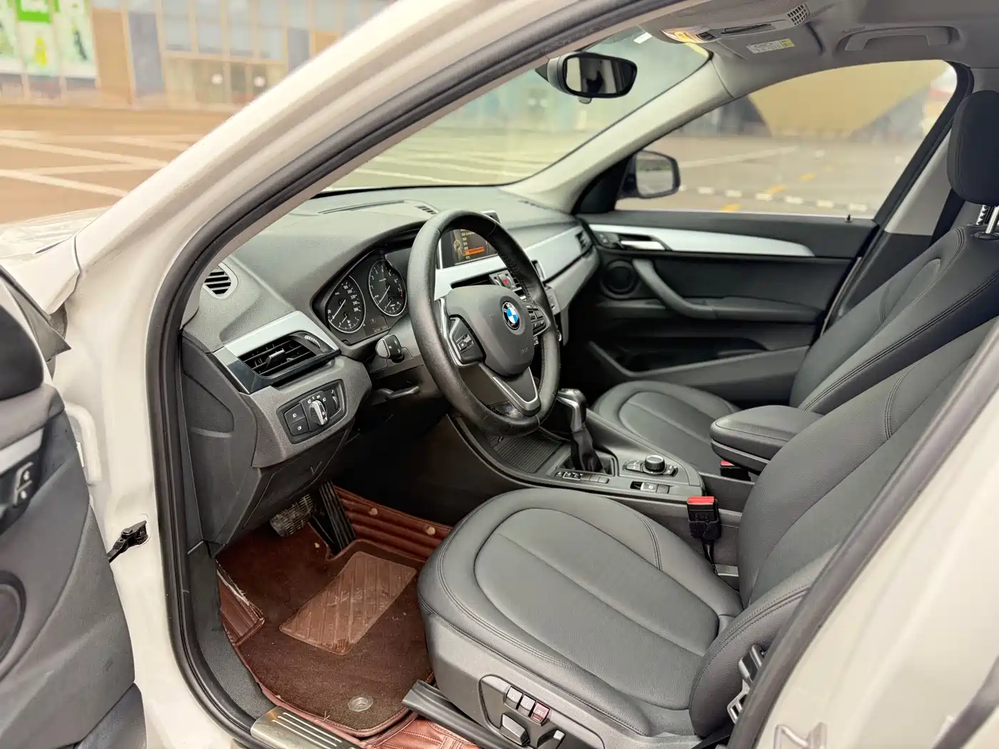 BMW X1 2018 sDrive20Li Leading Model фото 4