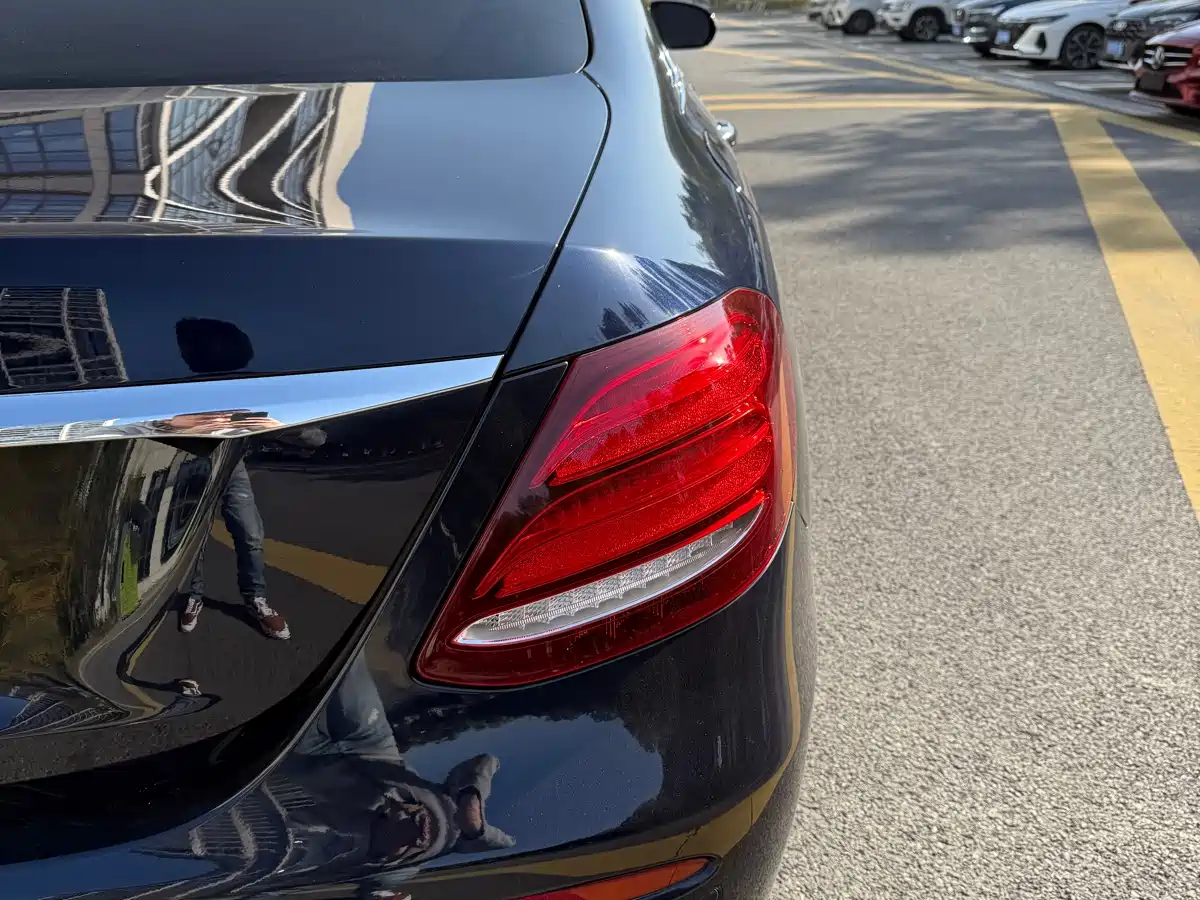 Mercedes-Benz E-Class 2020 Model E 260 L Sport фото 11