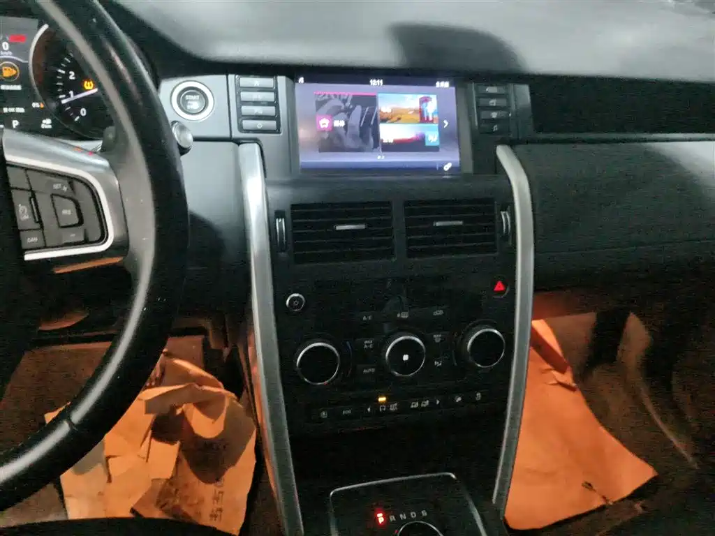 Land Rover Discovery Sport 2018 240PS SE Edition фото 13