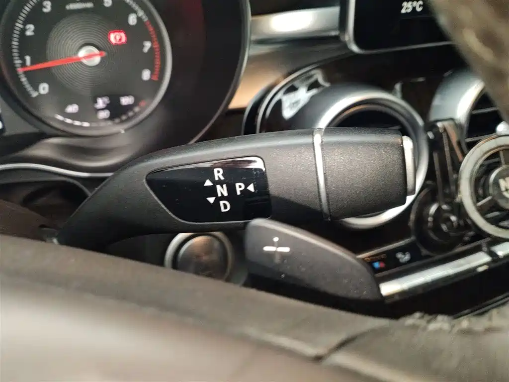 Mercedes-Benz GLC 2019 Facelift GLC 260 L 4MATIC Luxury фото 10