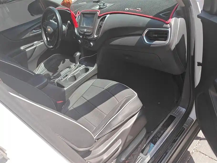Chevrolet Equinox 2018 535T Automatic Galloping Edition фото 8