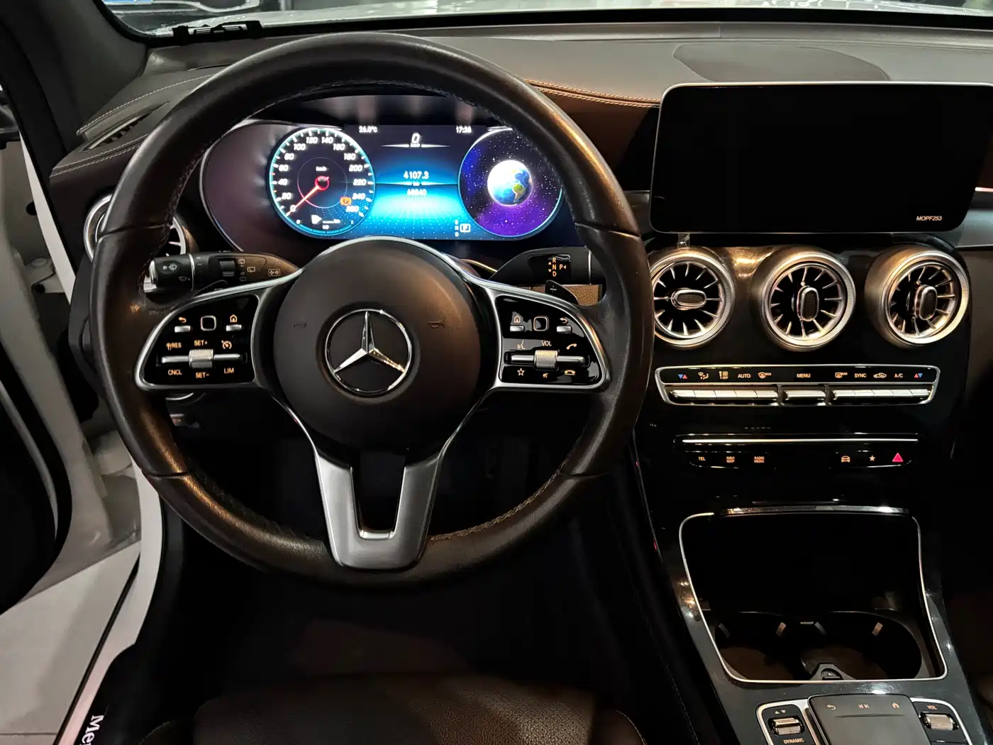 Mercedes-Benz GLC 2020 Facelift GLC 260 L 4MATIC Dynamic фото 8
