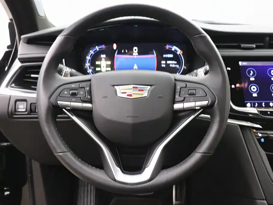 CADILLAC XT6