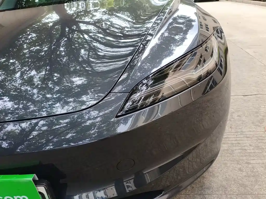 Фото 24 - Tesla Model 3