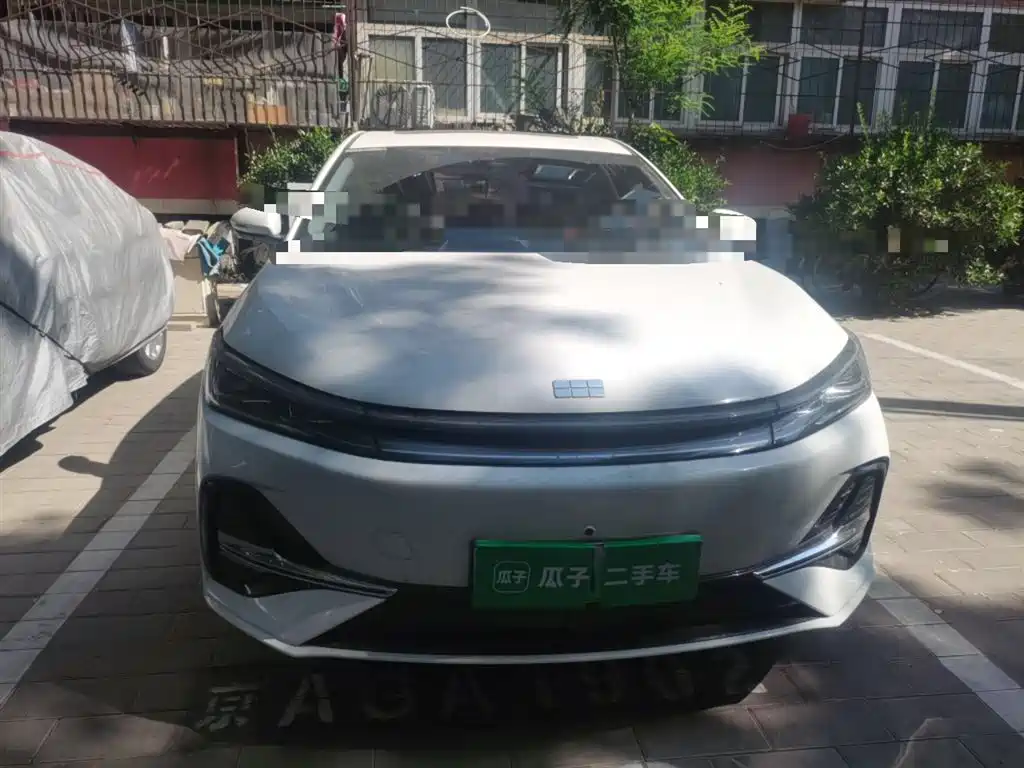 Geely Galaxy Galaxy A7 2025 EM-i 150km Premium Edition фото 2