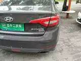 Photo 8 - Hyundai Sonata