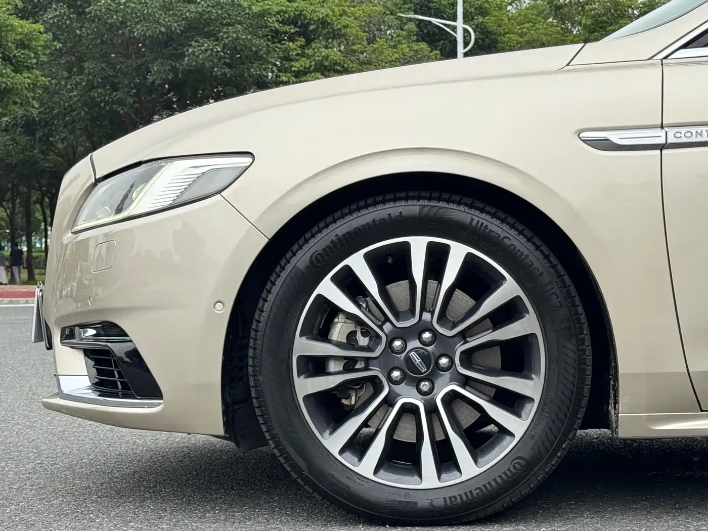 Lincoln Continental 2017 3.0T AWD Prestige Edition фото 5