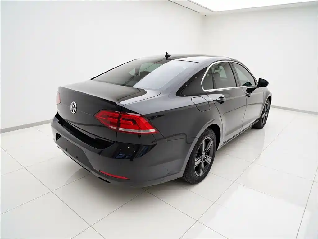 Volkswagen Lamando 2017 230TSI DSG Trend Edition фото 7