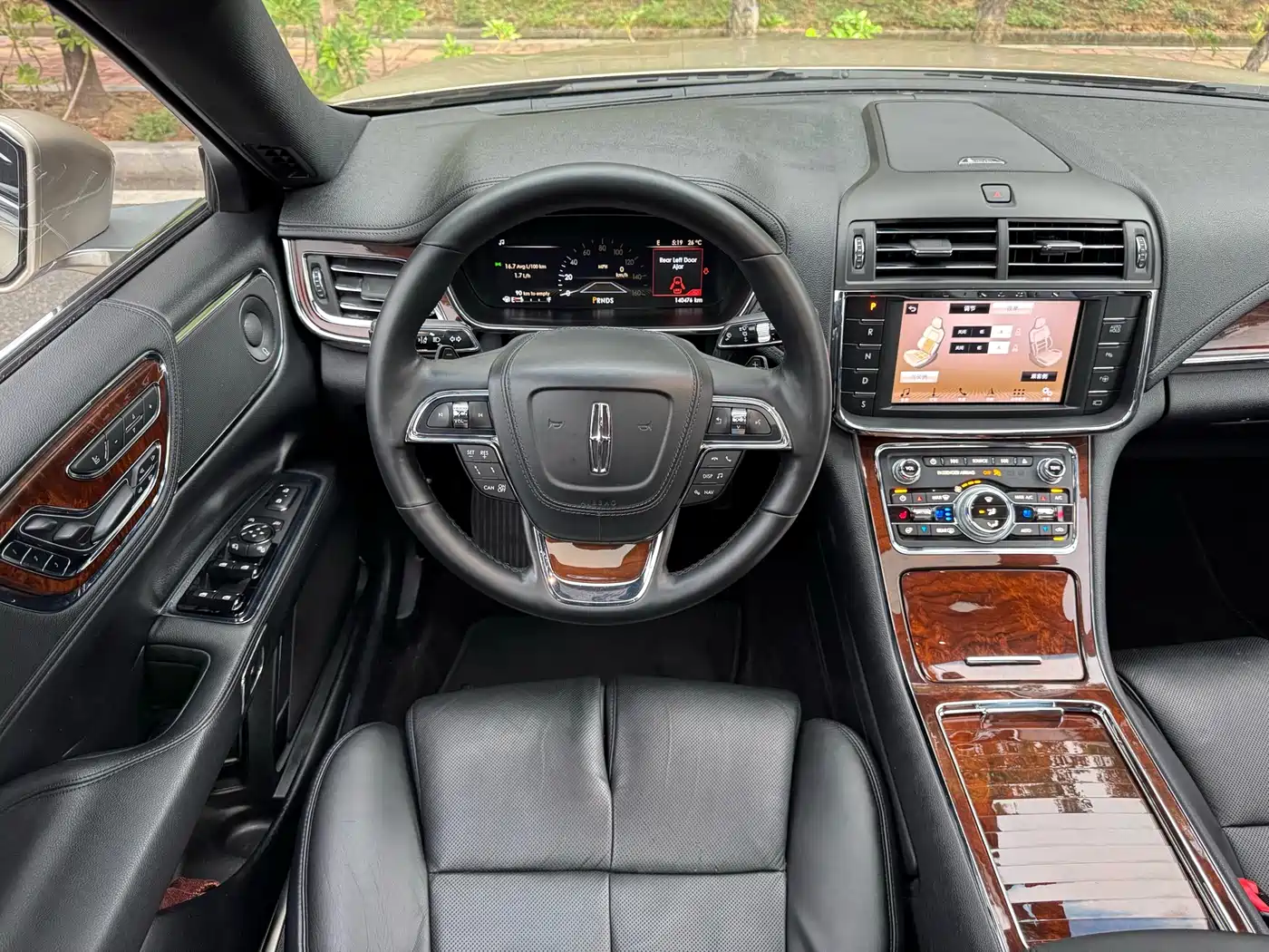 Lincoln Continental 2017 3.0T AWD Prestige Edition фото 23